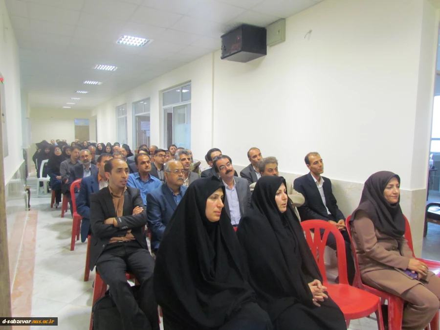 تجلیل از اساتید و  پژوهشگران  برتر همزمان با هفته بزرگداشت مقام معلم