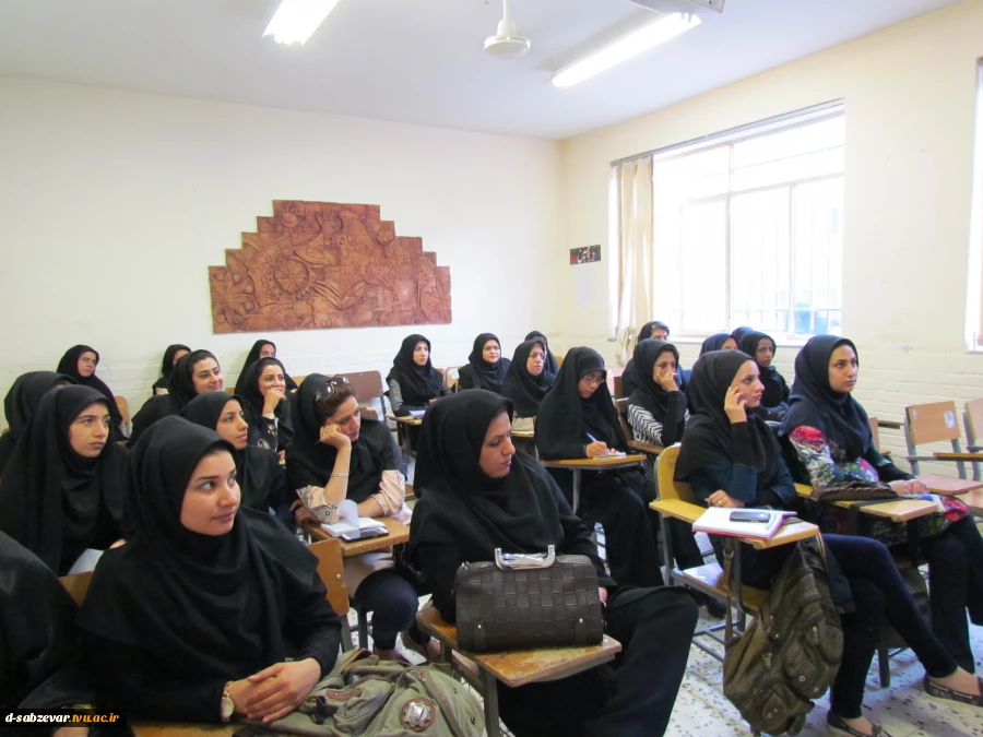 برگزاری کارگاه آموزشی " روش تحقیق"  ویژه دانشجویان کارشناسی تکنولوژی وطراحی  دوخت