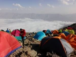 گزارش تصویری از صعود کارکنان آموزشکده فنی دختران به قله دماوند