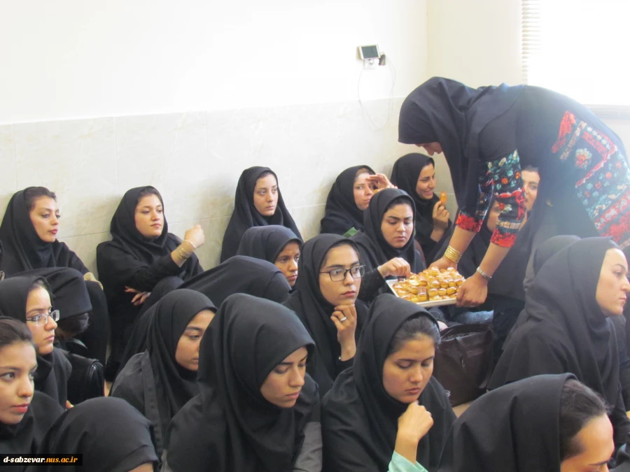 برگزاری و نشست   همکاران ودانشجویان حلقه های صالحین  با حضور جانباز  عزیز آقای بیدخوری