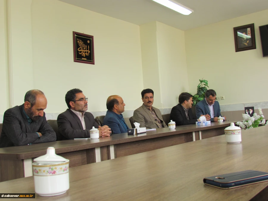 نشست صمیمی جناب آقای دکتر مهدی معاونت محترم دانشجویی وفرهنگی دانشگاه فنی کشور با پرسنل  دانشکده  های فنی سبزوار