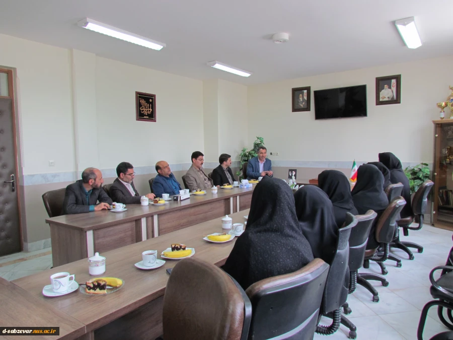 نشست صمیمی جناب آقای دکتر مهدی معاونت محترم دانشجویی وفرهنگی دانشگاه فنی کشور با پرسنل  دانشکده  های فنی سبزوار