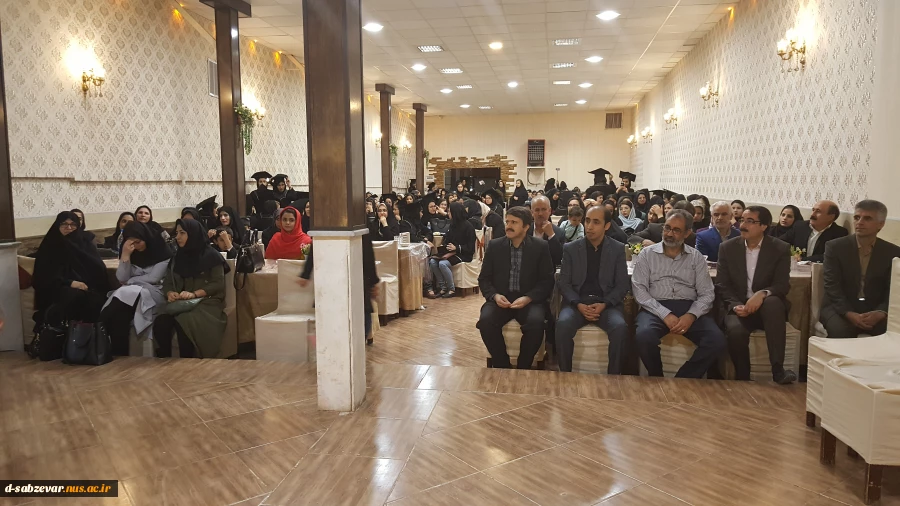 برگزاری جشن دانش آموختگی دانشجویان  رشته های مدیریت ،طراحی ودوخت،نرم افزار ،گرافیک  ،ارتباط تصویری،معماری و حسابداری ورودیهای 95 در تالار شقایق با حضور ریاست محترم ،معاونین ،جمعی از پرسنل ،مدیران گروهها و اساتید این رشته ها ودانشجویان دانش آموخته همراه با
