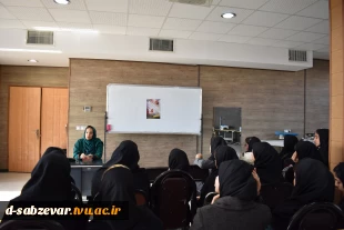 نشست کارآفرینی تاثیر طراحی و مد در حوزه کسب و کار پوشاک 3