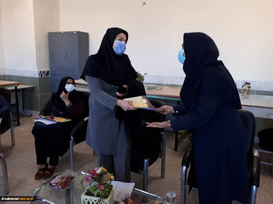 برگزاری جلسه آموزشی با موضوع  «هم اندیشی با مدیران گروه های آموزشی » 16