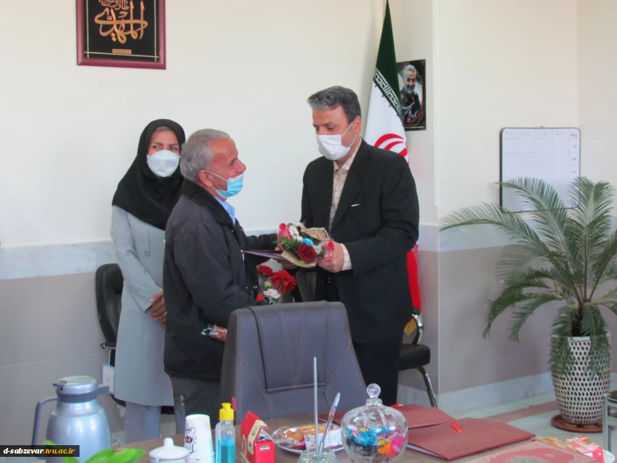  برگزاری مراسم تجلیل از بازنشستگان دانشکده های فنی و حرفه ای سبزوار  6