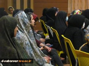 حضور ریاست محترم دانشکده فنی و حرفه ای دختران سبزوار و هیات همراه در جمع دانشجویان خوابگاهی

 7