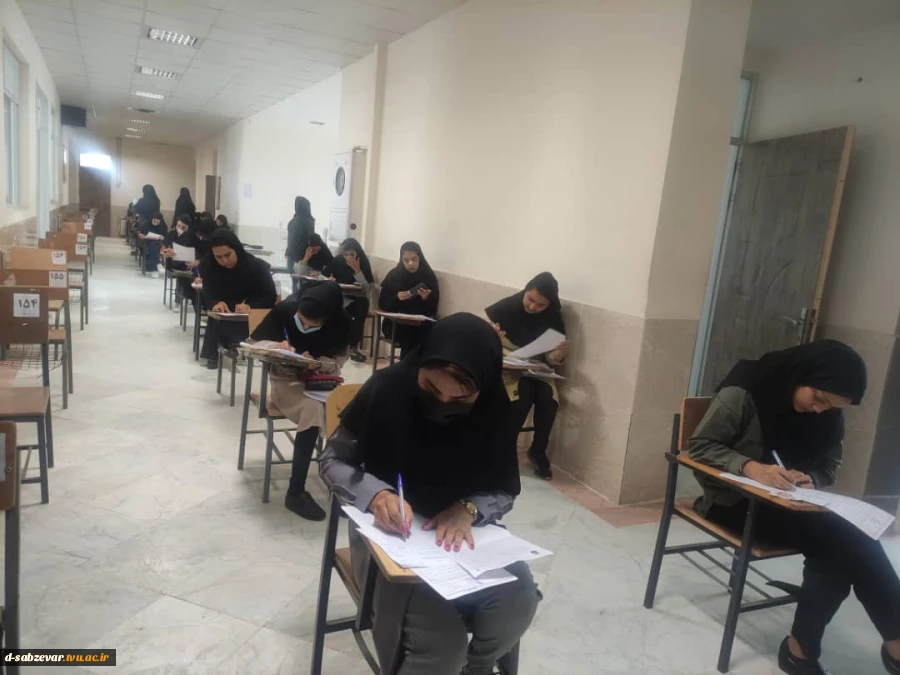 اولین روز برگزاری امتحانات حضوری پایان ترم بعد از دو سال وقفه در قاب تصویر 2