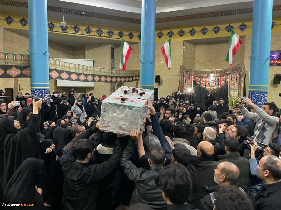 حضور ریاست محترم دانشکده های فنی و حرفه ای سبزوار ،جناب آقای دکتر خزاعی به همراه جمعی از مسئولین و دانشجویان دانشکده دریادواره شهدای دانشجوی سبزوار و آیین استقبال، وداع و تشییع پیکر شهید گمنام همگام با سایر دانشگاهیان دیار سربداران 5