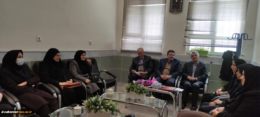مراسم تجلیل از زحمات و خدمات بی شائبه و صادقانه ۳۰ سال خدمتِ کارمندان بازنشسته دانشکده فنی و حرفه ای دختران سبزوار در سال جاری، با حضور جناب آقای دکتر خزاعی ریاست محترم دانشکده و جمعی از مسئولین و کارکنان برگزار شد. 7