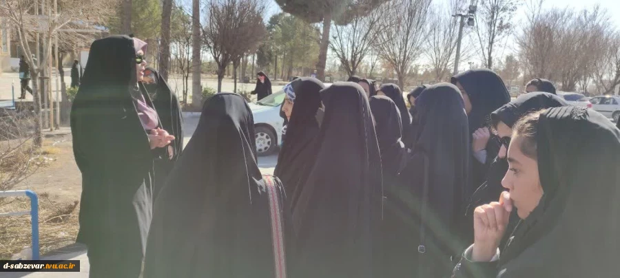 مراسم معنوی بدرقه و اعزام دانشجویان به اردوی راهیان نور برگزار شد 2