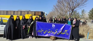 مراسم معنوی بدرقه و اعزام دانشجویان به اردوی راهیان نور برگزار شد 3