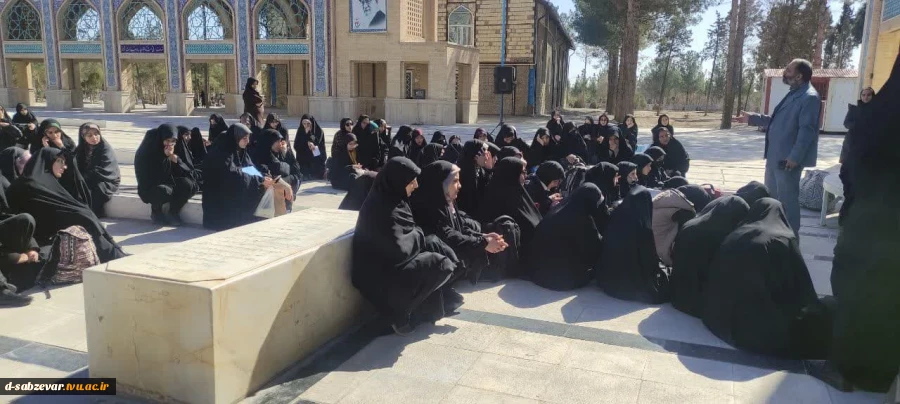 مراسم معنوی بدرقه و اعزام دانشجویان به اردوی راهیان نور برگزار شد 5