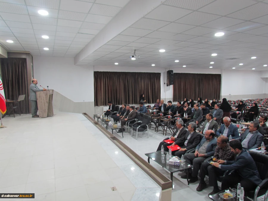 حضور معاونت محترم فرهنگی و دانشجویی دانشگاه فنی و حرفه ای جناب آقای دکتر جلیلی  در دانشکده های فنی و حرفه ای سبزوار 3