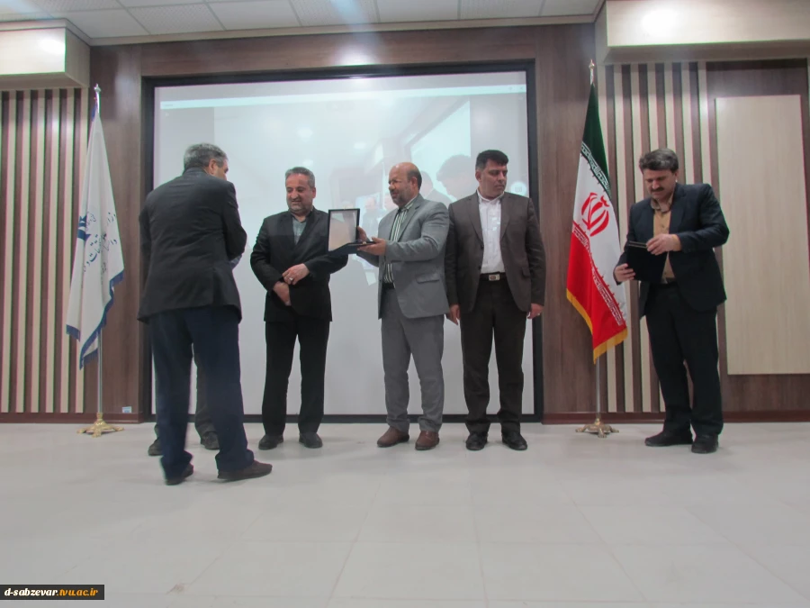 حضور معاونت محترم فرهنگی و دانشجویی دانشگاه فنی و حرفه ای جناب آقای دکتر جلیلی  در دانشکده های فنی و حرفه ای سبزوار 6