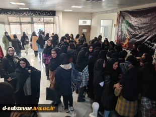هر قلبی که دوستدار زهرا (س) و آشفته و بیقرار برای بانو است؛ گویا گنجینه هفت آسمان‌ها را در سینه دارد. نه مگر عالم امکان همه هستی و حیاتش را وامدار زهراست؟ 5
