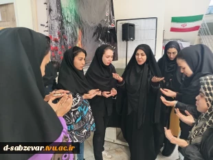 هر قلبی که دوستدار زهرا (س) و آشفته و بیقرار برای بانو است؛ گویا گنجینه هفت آسمان‌ها را در سینه دارد. نه مگر عالم امکان همه هستی و حیاتش را وامدار زهراست؟ 8