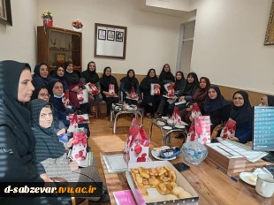 برگزاری مراسم تجلیل ازبانوان شاغل در دانشکده فنی و حرفه ای دختران سبزوار به مناسبت ولادت باسعادت حضرت فاطمه(س) و روز زن و بزرگداشت مقام مادر 2