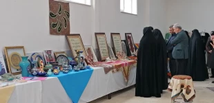برپایی نمایشگاه دست ساخته های دانشجویی دانشجویان دانشکده فنی و حرفه ای دختران سبزوار  4
