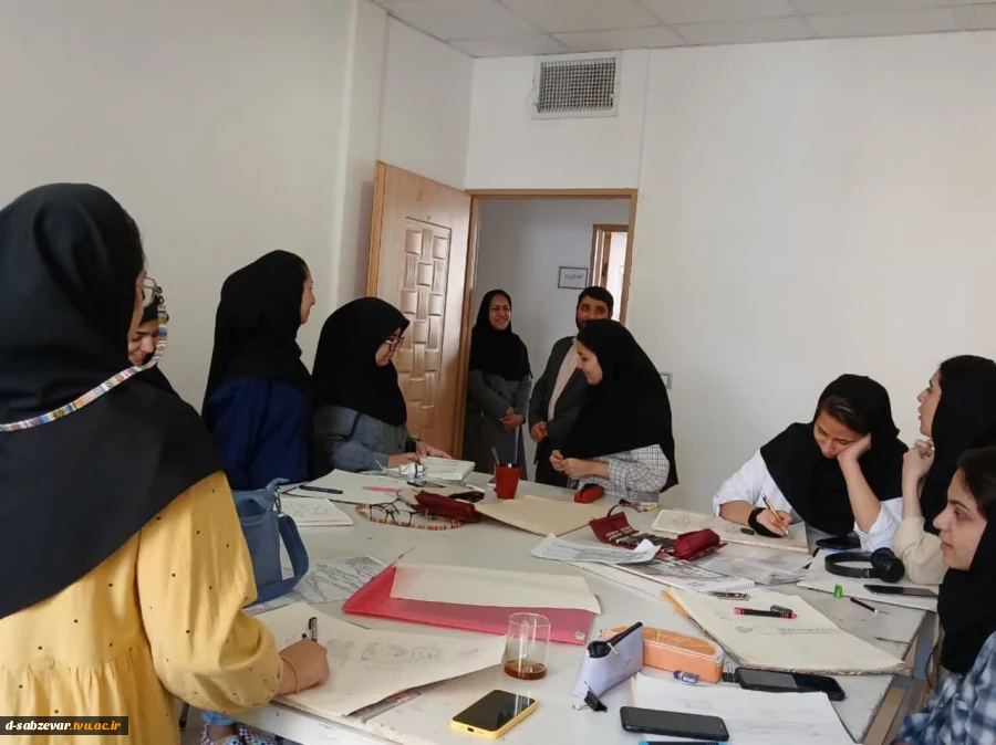 بازدید نمایندگان محترم هیات نظارت ، ارزیابی و تضمین کیفیت استان خراسان رضوی از دانشکده فنی و حرفه ای دختران سبزوار ب 11