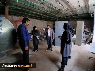 بازدید نمایندگان محترم هیات نظارت ، ارزیابی و تضمین کیفیت استان خراسان رضوی از دانشکده فنی و حرفه ای دختران سبزوار ب 14