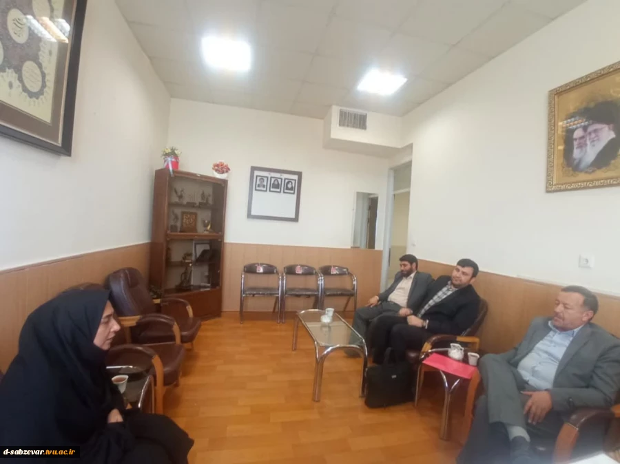 بازدید نمایندگان محترم هیات نظارت ، ارزیابی و تضمین کیفیت استان خراسان رضوی از دانشکده فنی و حرفه ای دختران سبزوار ب 17